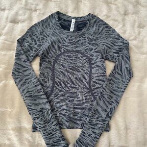 lululemon Swiftly Tech Long Sleeve Race Length Grey Pattern - Size 2